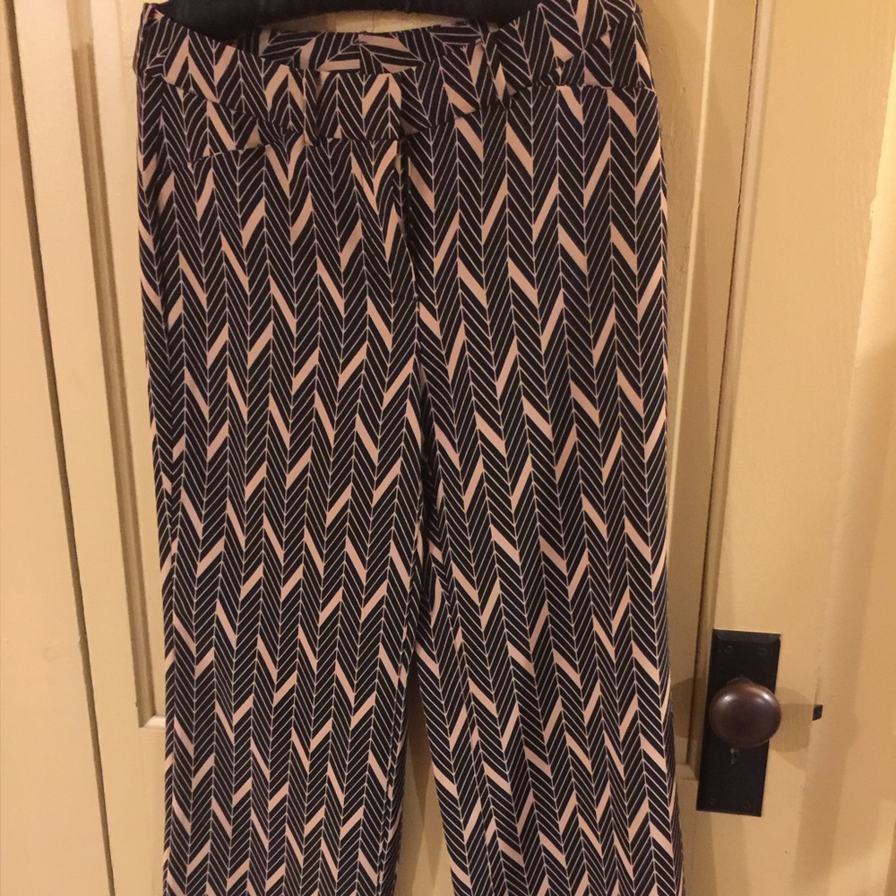00 Chicos palazzo pants black and beige. 
Comfortable